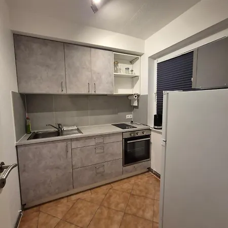 Apartment Modernes 1-zimmer-apartment Mit 3 Einzelbetten, Wlan & Parkplatz Naehe Bremen *